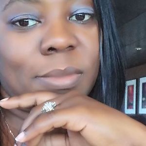 Meet your Posher, Carla